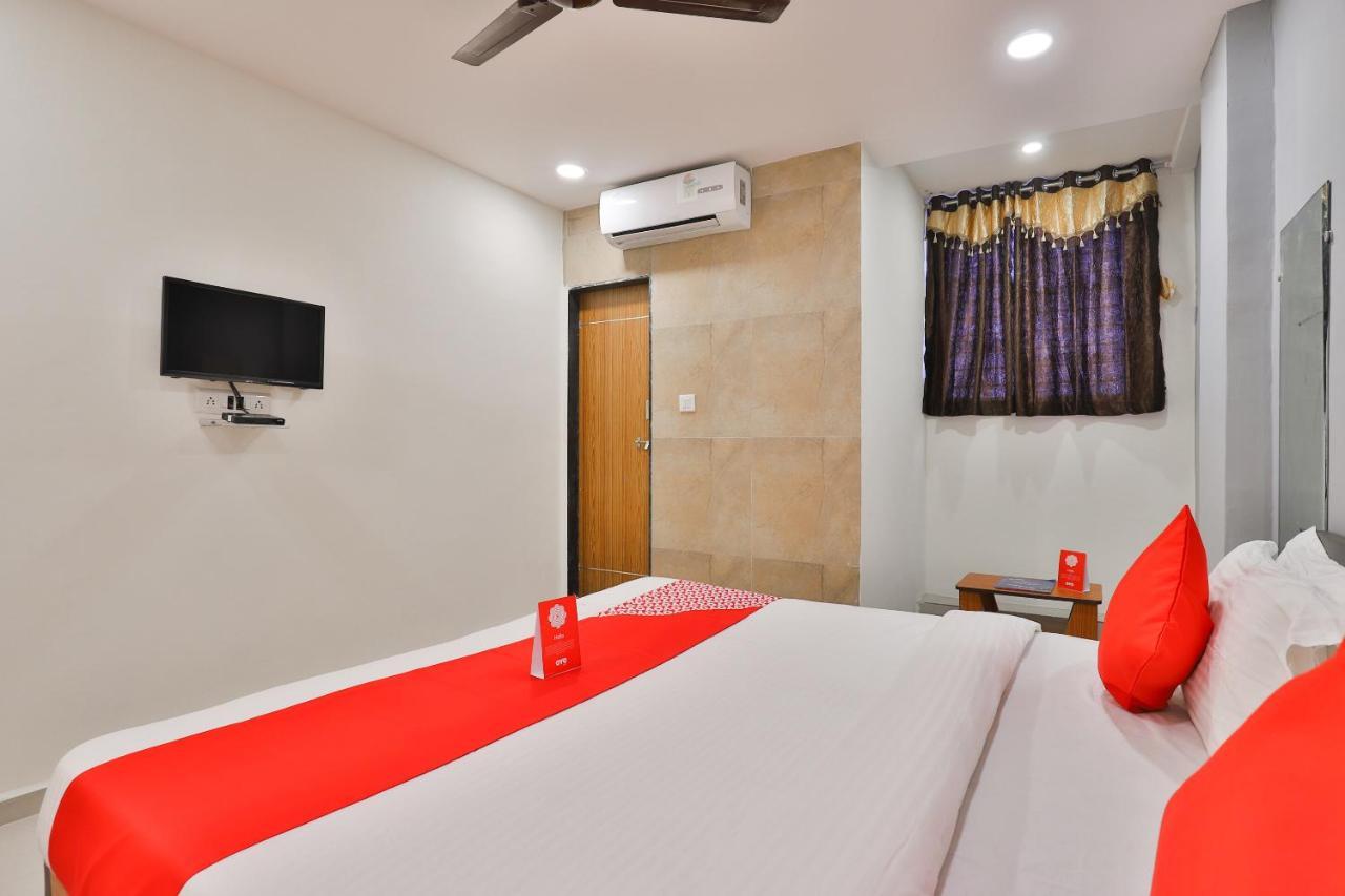 Oyo 16675 Hotel Shri Krishna Inn Сурат Экстерьер фото